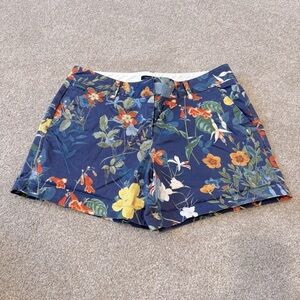 Lands End women’s low rise floral shorts size 10